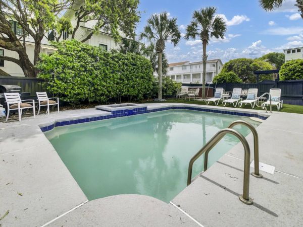 Great House in Isle of Palms Short Walk to Beach