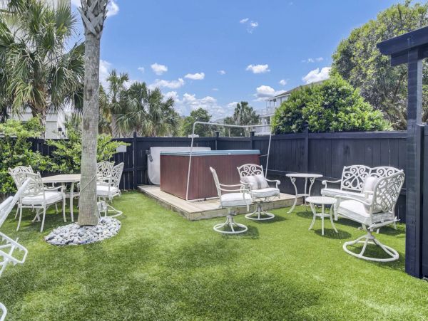Great House in Isle of Palms Short Walk to Beach
