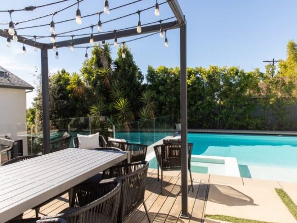 Modern 3 Bedroom House with Private Pool