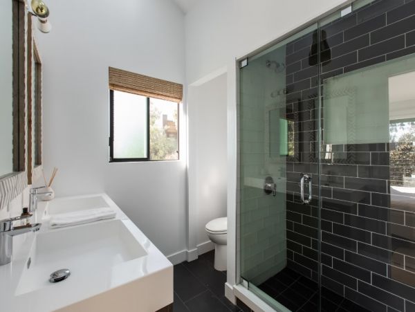 Modern 3 Bedroom House with Private Pool
