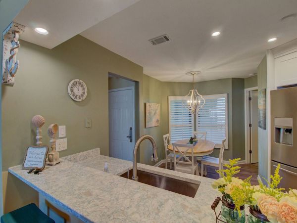 Amazing Ocean Front Condo Sleeps 10 Guests