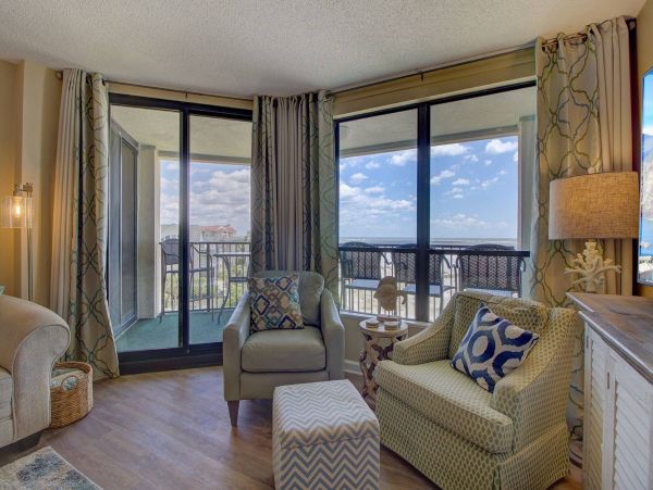 Amazing Ocean Front Condo Sleeps 10 Guests