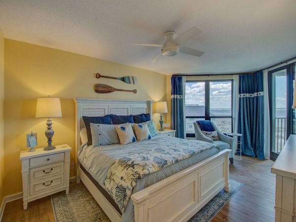 Amazing Ocean Front Condo Sleeps 10 Guests