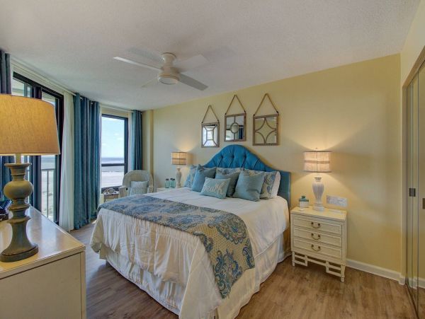 Amazing Ocean Front Condo Sleeps 10 Guests