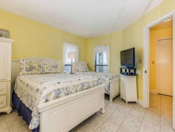 Isle Of Palms Condo 1015774