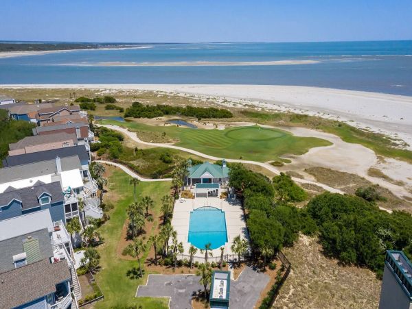 Amazing Four Bedroom Oceanfront Home Sleeps 8
