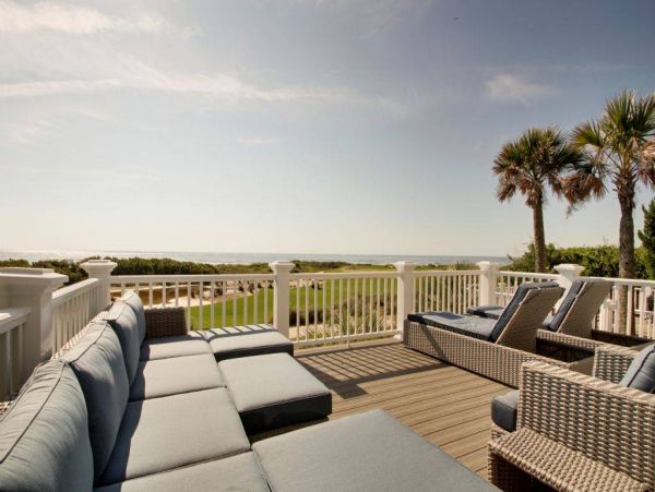 Amazing Four Bedroom Oceanfront Home Sleeps 8