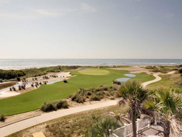 Amazing Four Bedroom Oceanfront Home Sleeps 8