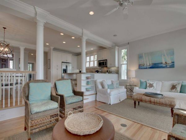 Amazing Four Bedroom Oceanfront Home Sleeps 8