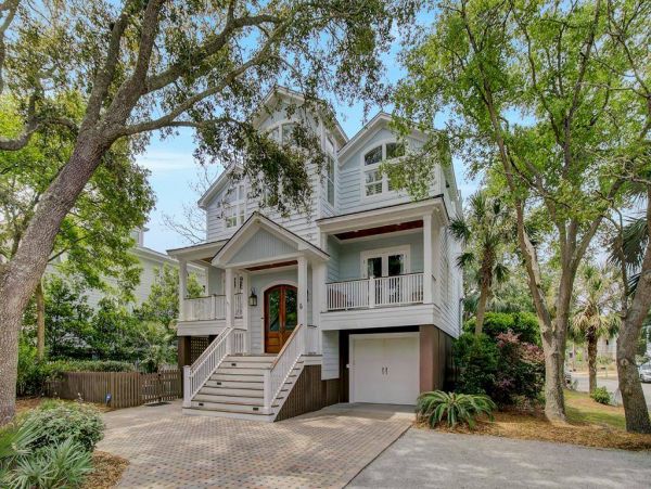 Luxurious Beach House in The Isle of Palms Five Bedroom
