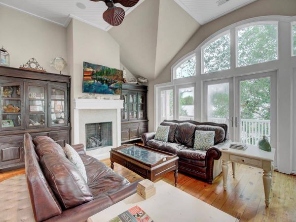Luxurious Beach House in The Isle of Palms Five Bedroom