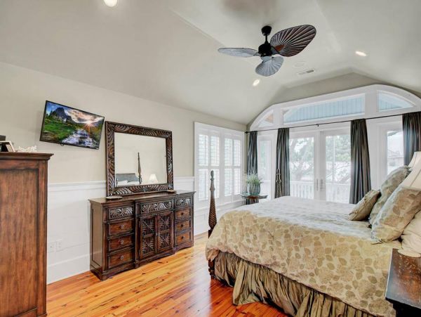 Luxurious Beach House in The Isle of Palms Five Bedroom