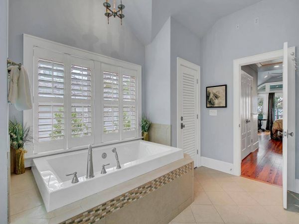 Luxurious Beach House in The Isle of Palms Five Bedroom