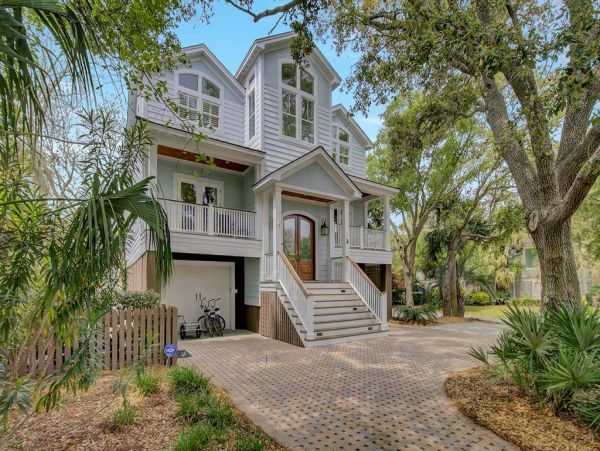 Luxurious Beach House in The Isle of Palms Five Bedroom