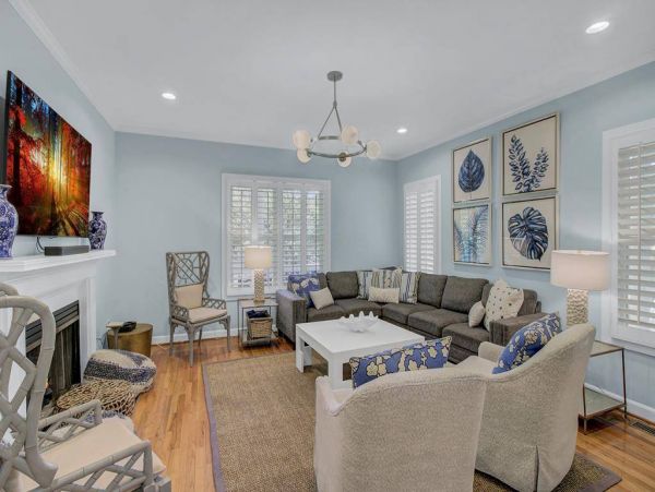 Beautiful 3 Bedroom Home with Rooftop Deck & Ocean Views