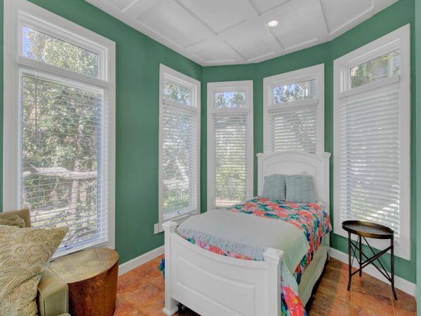 Beautiful 3 Bedroom Home with Rooftop Deck & Ocean Views
