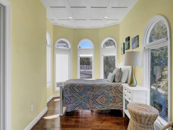 Beautiful 3 Bedroom Home with Rooftop Deck & Ocean Views
