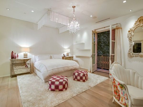 Luxurious Manor in Malibu