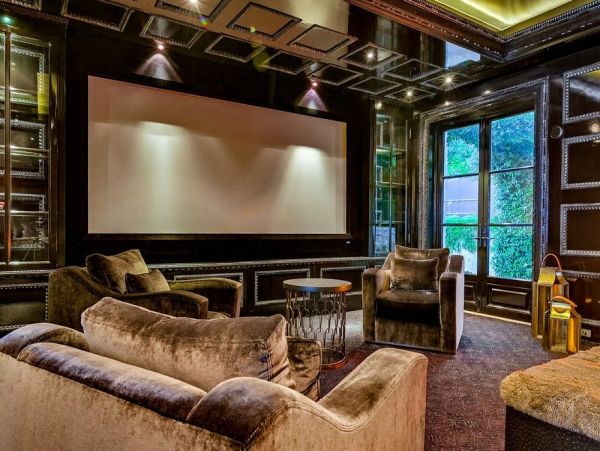 Luxurious Manor in Malibu