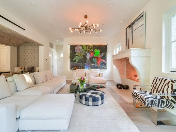 Luxurious Manor in Malibu