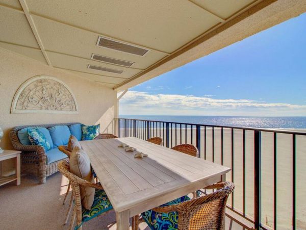 Stunning 3 Bedroom Condo Located on the Beach