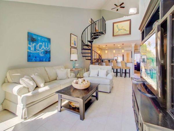 Stunning 3 Bedroom Condo Located on the Beach