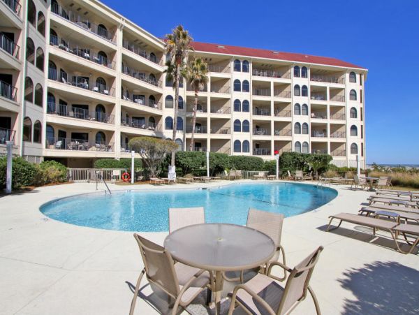 Gorgeous 3 Bedroom Condo with Ocean Views Sleeps 8