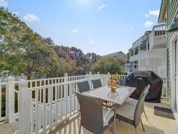 Isle Of Palms Home 1015800