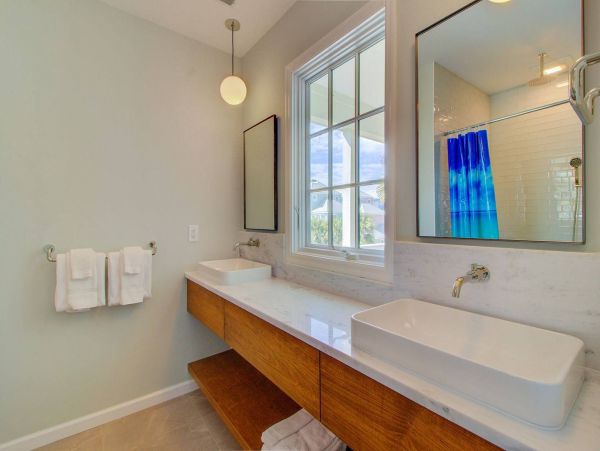 Oceanside Luxury Retreat with Unbeatable Views and Prime Location