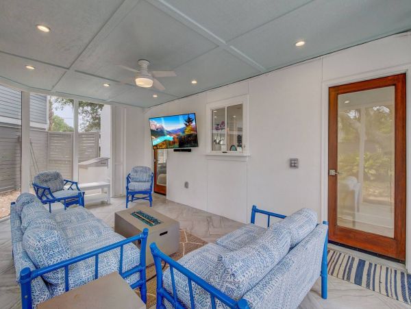 Isle of Palms Dream Vacation Home with Pool & Spa Sleeps 16 Guests