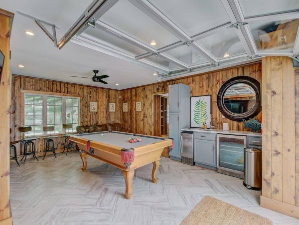Isle of Palms Dream Vacation Home with Pool & Spa Sleeps 16 Guests