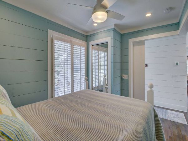 Isle of Palms Dream Vacation Home with Pool & Spa Sleeps 16 Guests