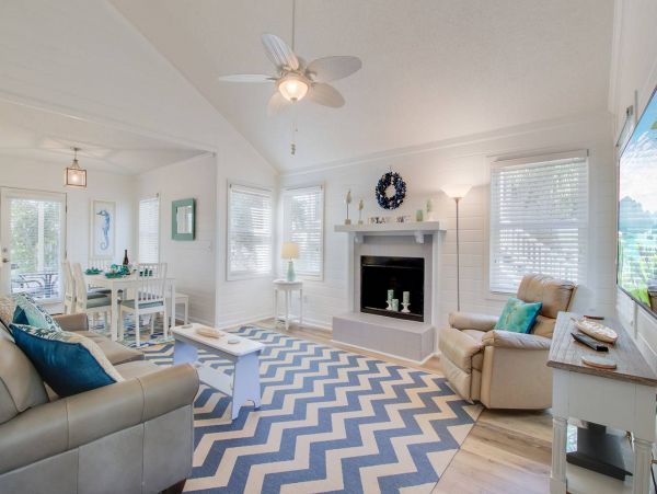 Isle of Palms Vacation Home 3 Bedroom Sleeps 10