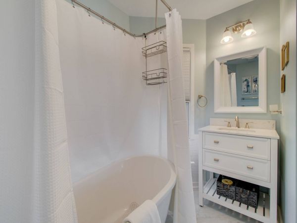 Isle of Palms Vacation Home 3 Bedroom Sleeps 10