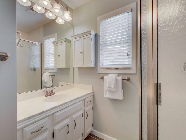 Isle of Palms Vacation Home 3 Bedroom Sleeps 10