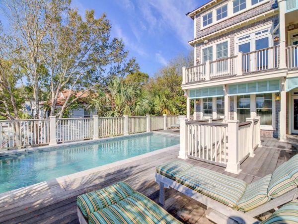 Perfect Getaway with 7 Bedrooms in Isle of Palms