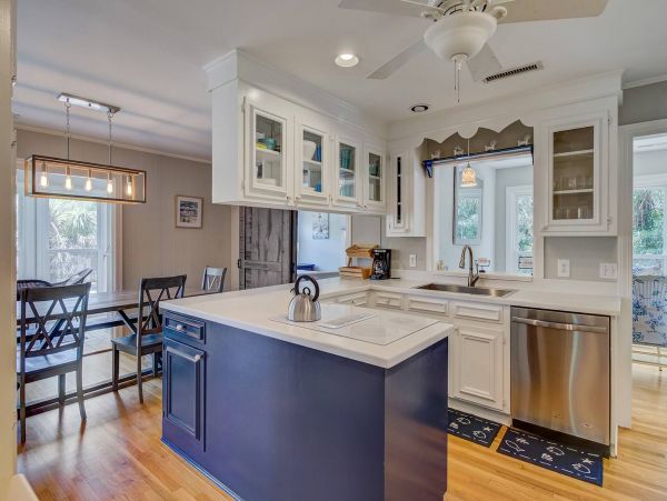 New pool Luxury Home One Block To Beach