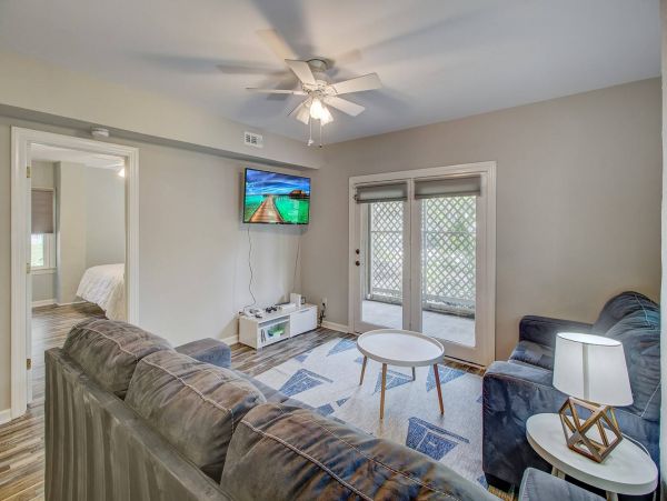 New pool Luxury Home One Block To Beach