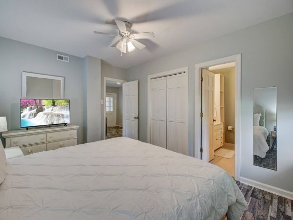 New pool Luxury Home One Block To Beach