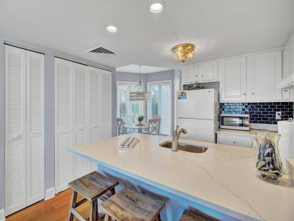 Ocean Views Isle of Palms Vacation Condo One Bedroom
