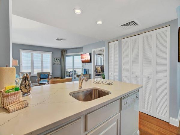 Ocean Views Isle of Palms Vacation Condo One Bedroom