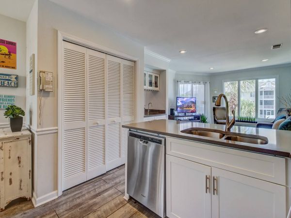 Isle Of Palms Condo 1015838