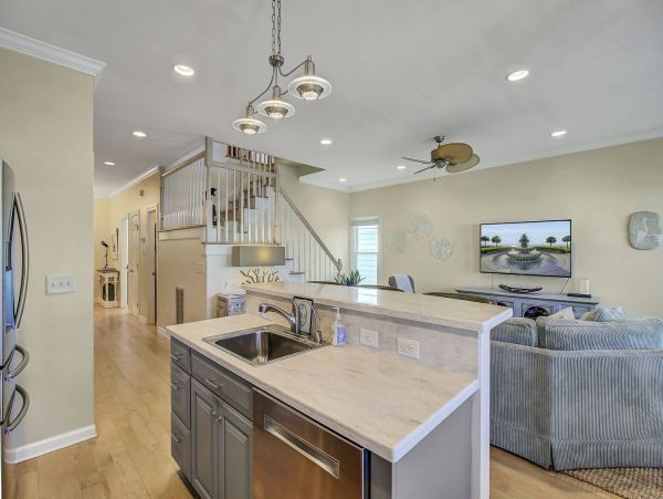 Isle Of Palms Home 1015872