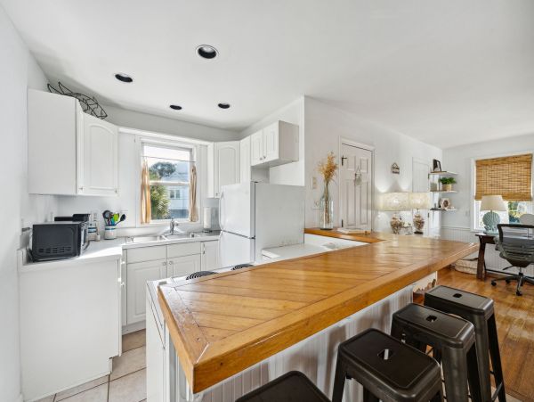 Isle of Palms Historic Beach Home with 5 Bedroom
