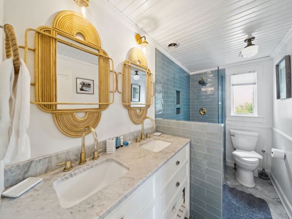 Isle of Palms Historic Beach Home with 5 Bedroom