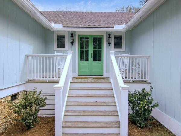 Isle of Palms Rental Sleeps 9 Guests with Pool