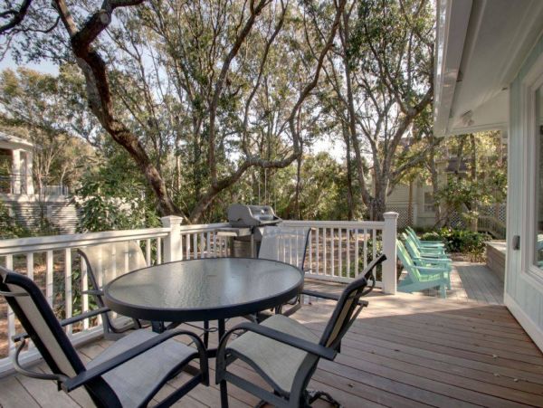 Isle of Palms Rental Sleeps 9 Guests with Pool