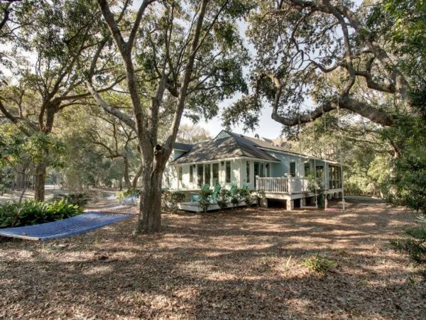Isle of Palms Rental Sleeps 9 Guests with Pool