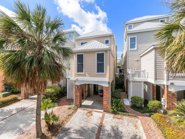 Isle Of Palms Home 1015901