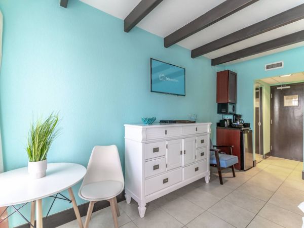 St. Petersburg Home 1015903